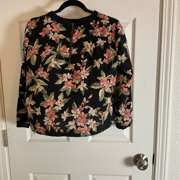 Forever 21 Floral Black Women's Top size small - Picture 8 of 8